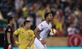 Thảm bại trước Hải Phòng, ngôi đầu của Thép Xanh Nam Định vẫn vững vàng khó tin