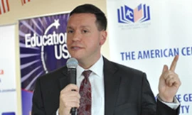 Những vụ bê bối bán visa ở sứ quán Mỹ