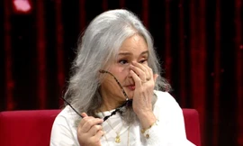 NSND Hoàng Cúc, diễn viên Tú Oanh bật khóc