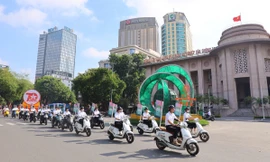 Lan tỏa thông điệp 'Sống chill - Thanh toán chất' trên đường phố Hà Nội