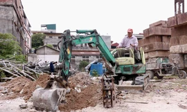 Công trường dự án cao tốc kết hợp đường sắt đô thị V+: Vượt khó để bám tiến độ
