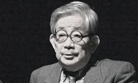 Nhà văn Nhật Bản đoạt giải Nobel qua đời