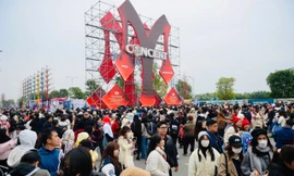 Biển người đổ về Hưng Yên