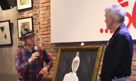 NSƯT Xuân Bắc livestream bán tranh