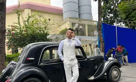 Tuấn Hưng bao rạp xem 'Đào, phở và piano'