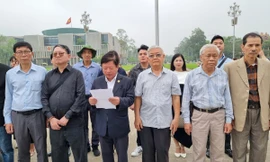 Nhạc sĩ Đỗ Hồng Quân dẫn đầu đoàn văn nghệ sĩ xuất quân về với Điện Biên 