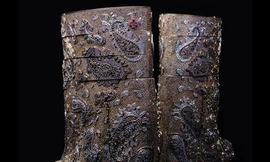 Đôi bốt phủ kim cương hơn 62 tỷ đồng