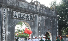 Ghi ở di tích đặc biệt