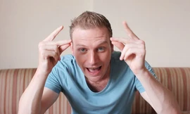 Chàng trai Mỹ tung clip làm xôn xao cư dân mạng