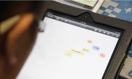 Học sinh Trung Quốc dùng iPad thay cặp