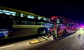 Hai xe khách tông nhau trên cao tốc Vĩnh Hảo – Phan Thiết: 3 người chết, nhiều người bị thương