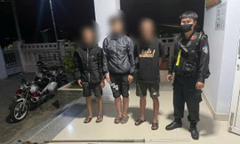 Cảnh sát nổ súng trấn áp nhóm thanh thiếu niên mang hung khí nguy hiểm