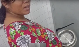 Chị T mang khối u nặng 30kg