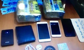 Nguỵ trang gần 2kg ma tuý trong hộp trà