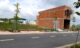 Chuyện lạ ở Bình Dương: 'Xẻ thịt' hơn 7 nghìn m2 đất công phân lô bán nền