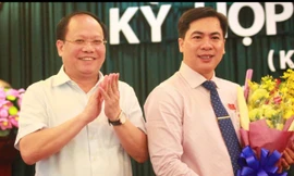 Ông Tất Thành Cang và hai lần bán đất không thông qua thường vụ