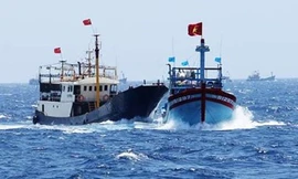 Bản tin 8H: Trung Quốc duy trì hàng trăm tàu hung hăng tại giàn khoan