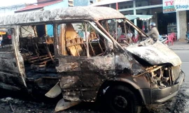 Chiếc xe còn trơ khung, nằm lề đường Lý Thường Kiệt, TP Cà Mau