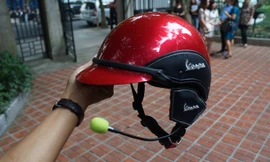 Mũ bảo hiểm Vespa có gắn tai nghe Bluetooth