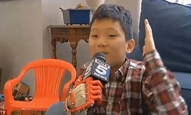 Nhờ công nghệ in 3D, bé 9 tuổi có 'bàn tay robot'