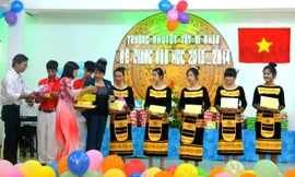 Quang cảnh lễ bế giảng