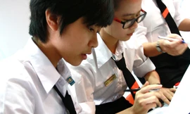 Thí sinh ViOlympic thi tài 'Toán tiếng Anh'