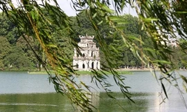 Miền Bắc nắng nóng bất thường giữa mùa đông