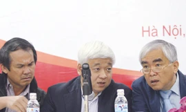 VPF vẫn đang “ngóng” hợp đồng chuyển nhượng quyền tổ chức các giải chuyên nghiệp để có thể “nói chuyện” với AVG Ảnh: VSI