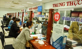 Cán bộ, công chức Đà Nẵng làm việc tại trung tâm hành chính TP Ảnh: Nguyễn Thành