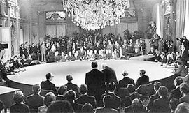 Về hình dáng chiếc bàn đàm phán tại Hội nghị Paris