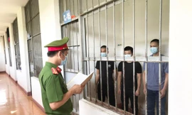 Công an tỉnh Hà Tĩnh đến từng buồng giam tuyên truyền công tác bầu cử