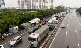 Hà Nội dừng toàn bộ các chốt kiểm soát dịch ở cửa ngõ. Ảnh: Mạnh Thắng 