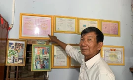 Lão nông 74 tuổi ấp ủ lấy bằng tiến sĩ