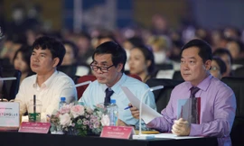 Ban giám khảo làm việc công tâm, cẩn trọng để chọn ra các cô gái xuất sắc nhất. Ảnh: TRỌNG TÀI.