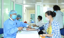 Sau nhiều tháng cách ly, nhu cầu khám chữa bệnh của người dân rất lớn 