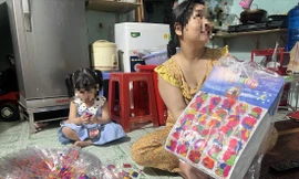 Công nhân thấp thỏm lo mất việc 