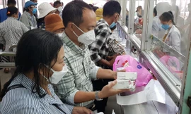 TPHCM: Vẫn lo y bác sỹ nghỉ việc vì lương thấp