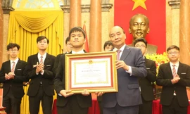 'Chàng trai Vàng' Tin học quốc tế 