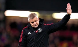 Ole Solskjaer rời sân Old Trafford sau ba năm trắng tay