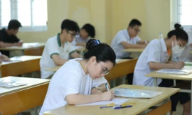 Lãnh đạo Bộ GD&ĐT yêu cầu thành phố Hà Nội sớm có giải pháp xây dựng trường lớp, đáp ứng nhu cầu người học