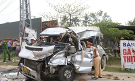 Theo Trưởng Ban Dân nguyện Dương Thanh Bình, cử tri và nhân dân cả nước lo lắng về tình trạng tai nạn giao thông vẫn tiếp tục xảy ra, hậu quả nghiêm trọng. (Trong ảnh là vụ tai nạn giao thông khiến 8 người tử vong ở Quảng Nam, ngày 14/2) ảnh: Hoài Văn 