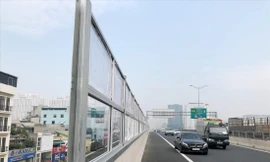 Vật liệu lắp đặt tấm chống ồn là loại trong suốt