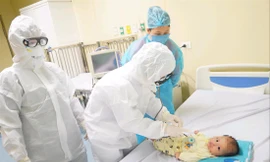 Gia tăng trẻ mắc COVID-19: Bảo vệ nghiêm ngặt nhóm trẻ có bệnh nền