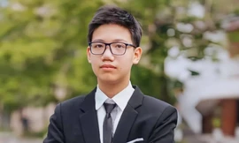 Hoàng Minh Hiếu - thủ khoa môn Toán thi vào 10: Đỗ 3 trường chuyên, là Kiện tướng cờ vua thế giới