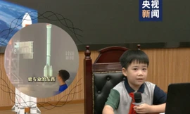 Góc "con nhà người ta": Cậu bé đam mê tên lửa, được trường mời giảng dạy khi mới 9 tuổi