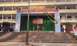 Nam sinh thực hiện màn múa rồng "đỉnh nóc, kịch trần" khiến netizen trầm trồ