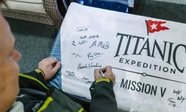 Dòng trạng thái kỳ lạ "tiên tri" về con tàu tham quan xác tàu Titanic