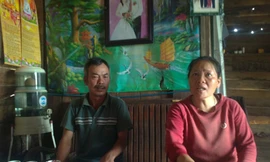 Bắt bà hàng xóm ngậm “của quý” rồi chụp ảnh