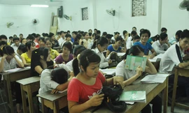 Thầy “sống khỏe” nhờ luyện thi