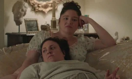 Netflix được khen khi chọn nữ chính có ngoại hình "bồng bềnh" cho phim mới